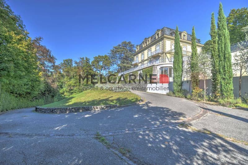 Magnifique maison de Maître avec vue imprenable sur le lac (3)