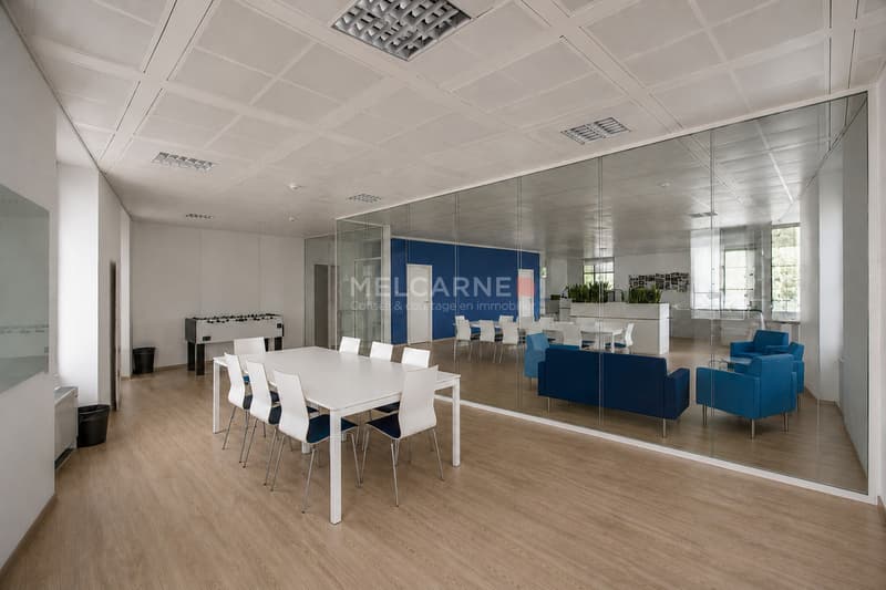 Bureaux d'environ 237 m² à louer - Proche du Quai des Bergues (5)