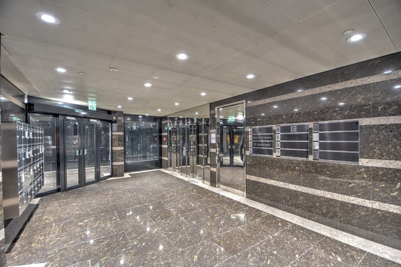 Bureaux de 150 m2 Rue du Rhône (2)
