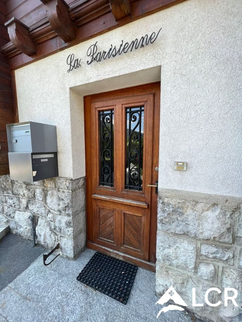 Meraviglioso edificio / 2 Appartamenti e 2 negozi (7)