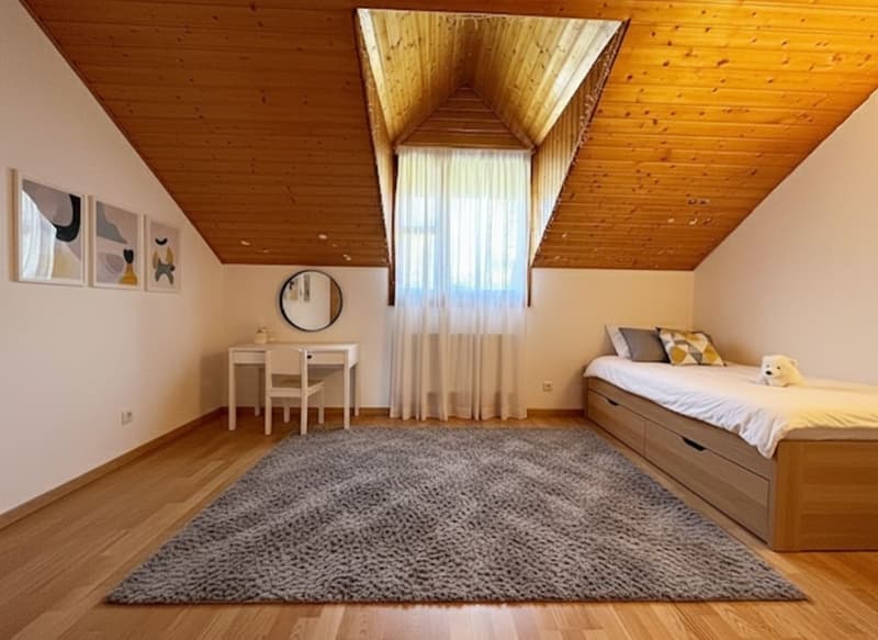 Bella villa a schiera con 6 locali / 4 camere da letto / bel giardino alberato e recintato (5)