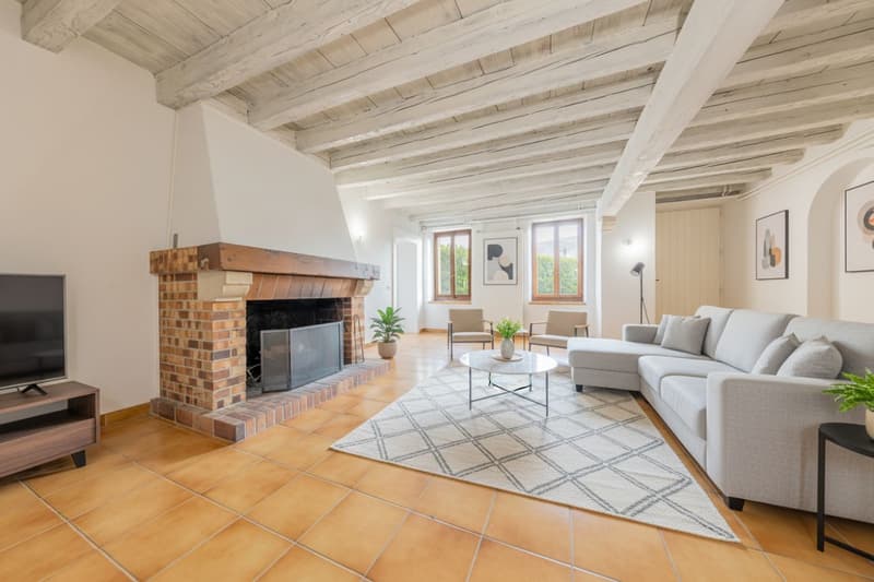 À louer - Magnifique Duplex dans une maison de village de 7.5 pièces - 260 m² - Piscine chauffée - Trélex (Nyon) (3)