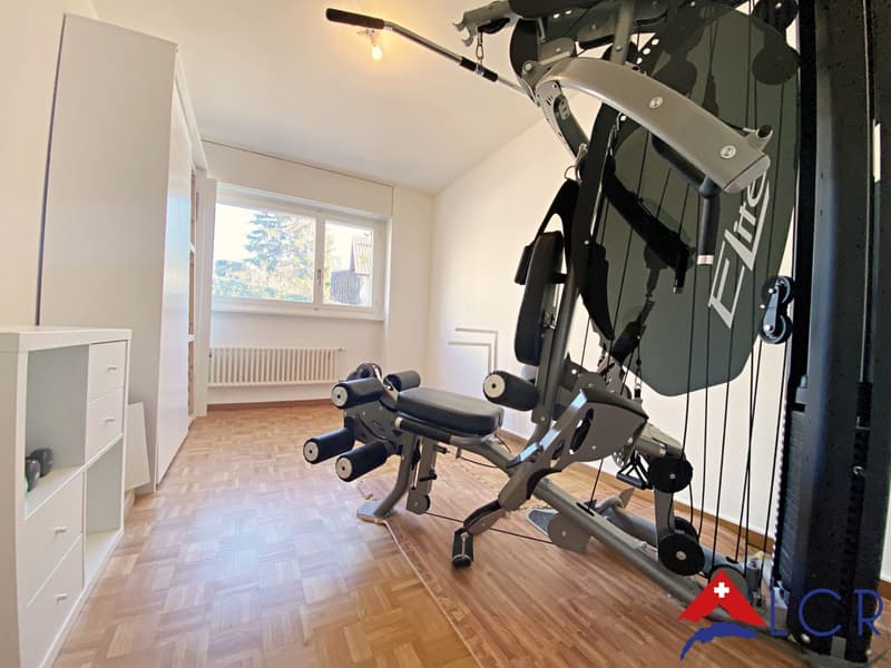 Splendid furnished 5-room apartment with lake view (11)
