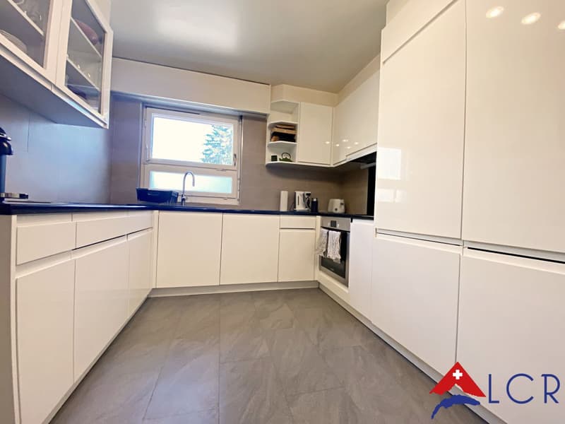 Splendid furnished 5-room apartment with lake view (6)