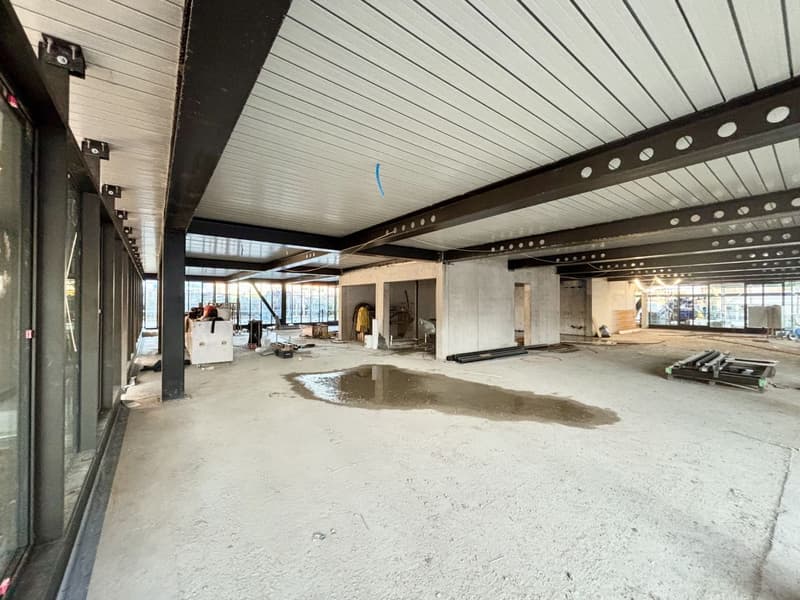 Verkaufsfläche in der Endphase der Bauarbeiten in der Industriezone Saint-Prex (8)