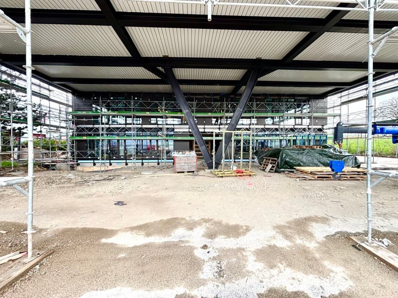 Verkaufsfläche in der Endphase der Bauarbeiten in der Industriezone Saint-Prex (4)