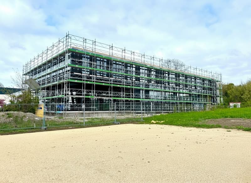 Verkaufsfläche in der Endphase der Bauarbeiten in der Industriezone Saint-Prex (2)