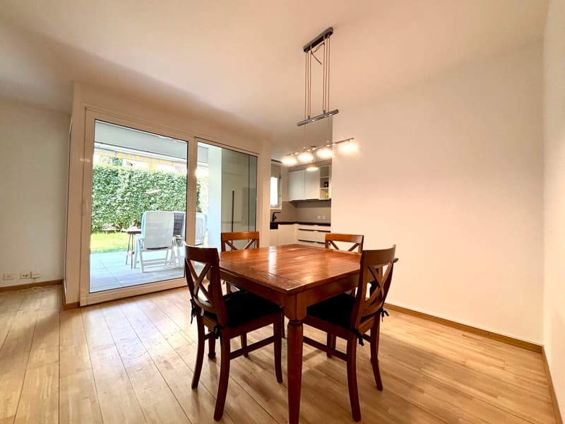 Schönes möbliertes Apartment mit 3.5 Zimmern und kleiner Terrasse neben dem Bahnhof in Gland (6)