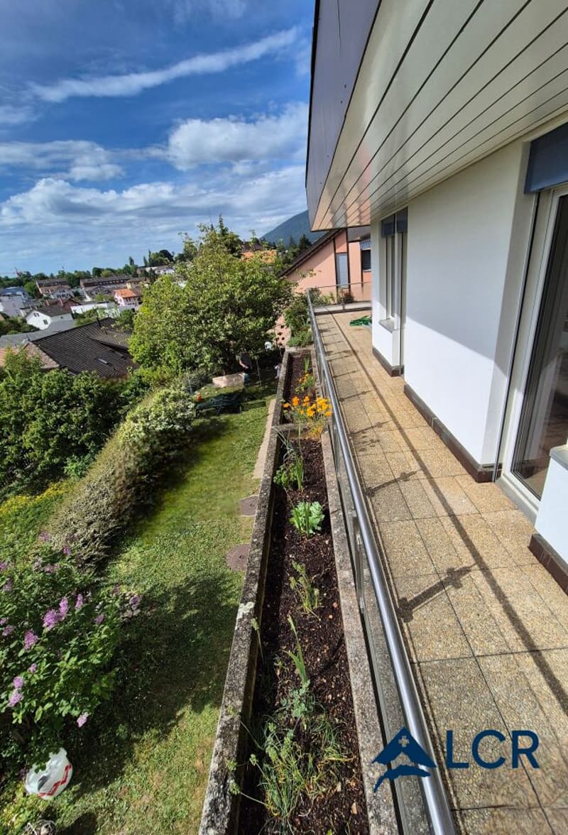 5-room apartment in Colombier (8)