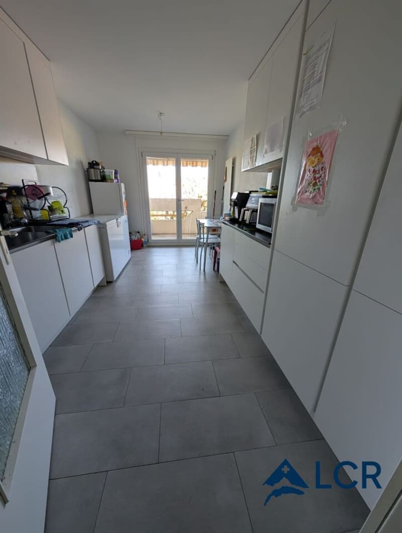 In affitto ampio appartamento di 4.5 locali con balcone - Friburgo (3)