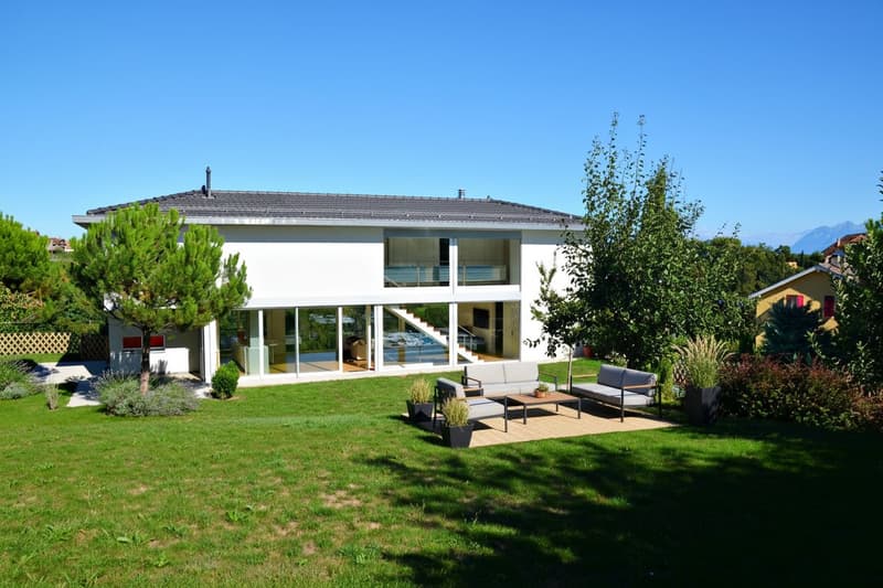 Bellissima villa con piscina e grande giardino a Vufflens-le-Château (2)