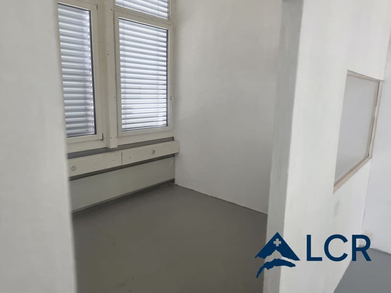 Schönes Atelier von 150m2 in La Chaux-de-Fonds (4)