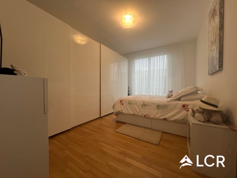 Prächtige 3.5-Zimmer-Wohnung mit 2 Schlafzimmern, 1 Badezimmer, 1 Balkon und 1 Terrasse (9)