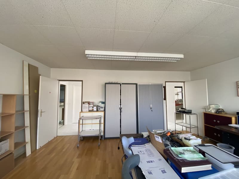 Grande ufficio a Neuchâtel / studio medico (3)