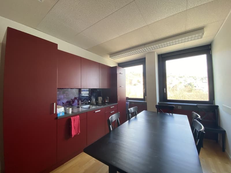 Grande ufficio a Neuchâtel / studio medico (5)
