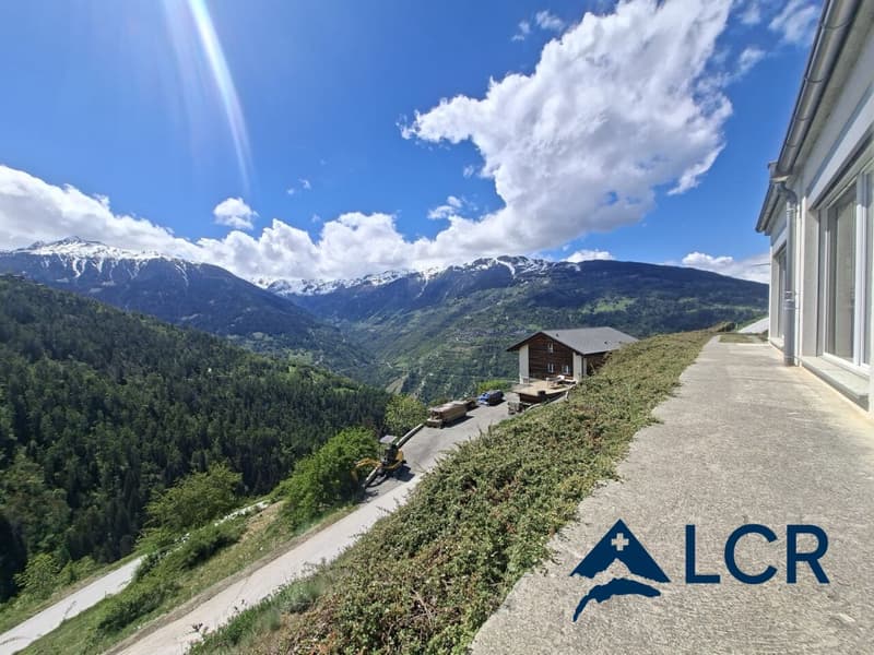 Grande e bellissima casa situata a Mase, magnifico villaggio nella calma assoluta e con vista impareggiabile (11)