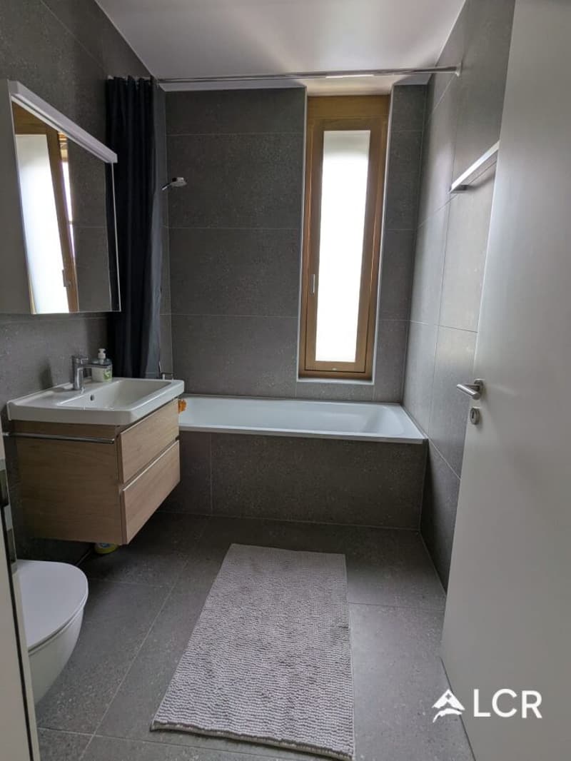Meraviglioso triplex di 5.5 vani / 4 camere da letto / 3 bagni / 1 terrazza / orientamento sud (13)
