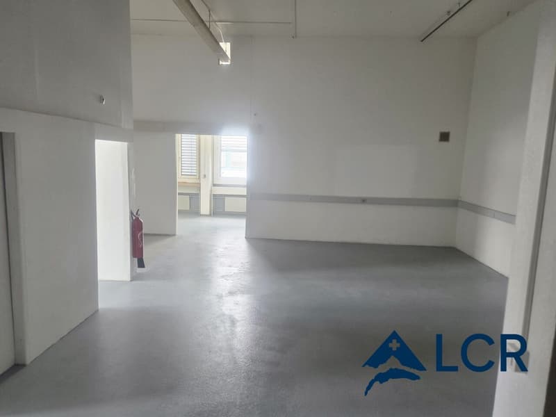 Schönes Atelier von 150m2 in La Chaux-de-Fonds (2)