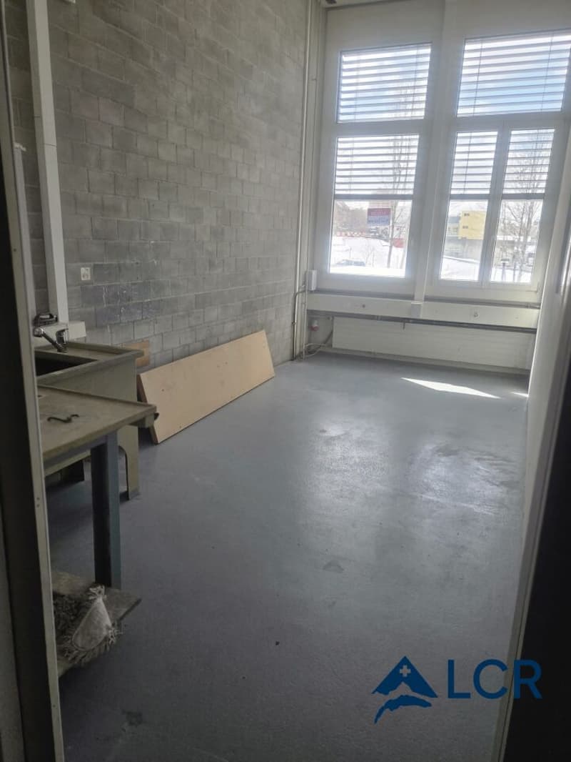 Schönes Atelier von 150m2 in La Chaux-de-Fonds (5)