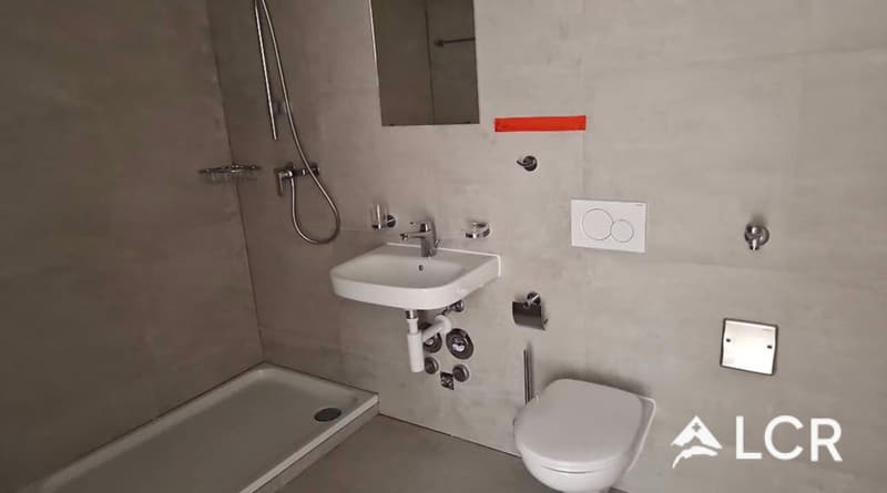 Bello appartamento nuovo di 2.5 locali / 1 camera da letto / 1 bagno / 1 balcone (4)