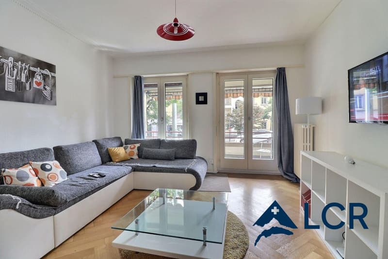 Bell'appartamento arredato di 3.5 locali nel centro di Losanna / 2 camere da letto / 1 bagno / 1 balcone (1)