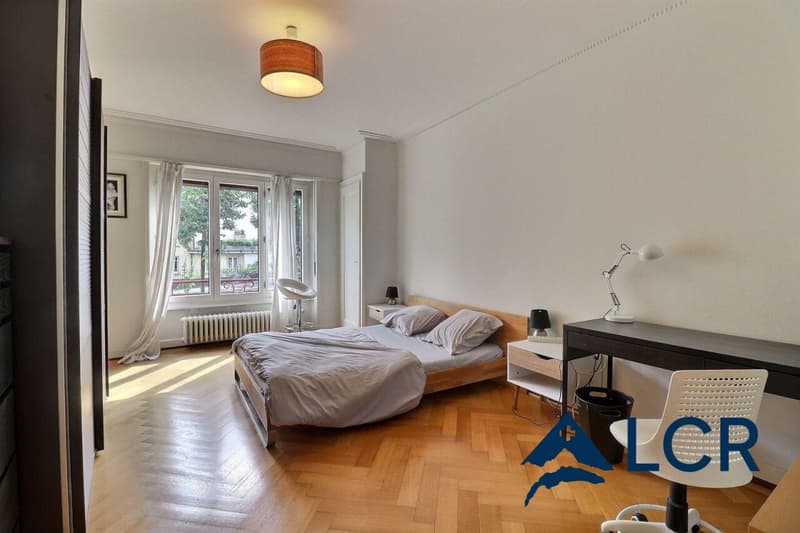 Bell'appartamento arredato di 3.5 locali nel centro di Losanna / 2 camere da letto / 1 bagno / 1 balcone (5)