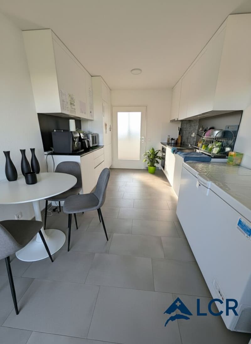 In affitto ampio appartamento di 4.5 locali con balcone - Friburgo (2)