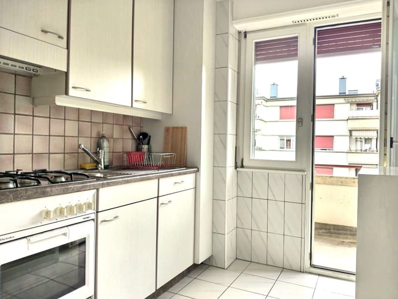 Bello appartamento arredato a Losanna / 3.5 locali / 2 camere da letto / 1 bagno / 1 balcone (5)