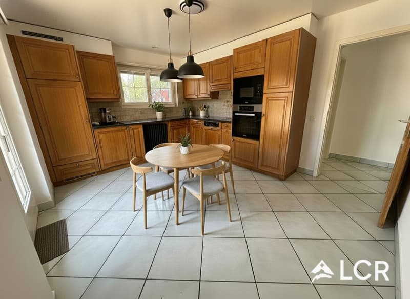 Beautiful 6.5-room family villa (5)