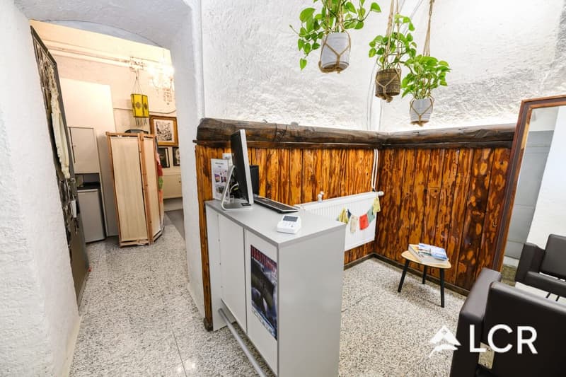 Deux magnifiques locaux commerciaux en plein centre d'Aigle (5)