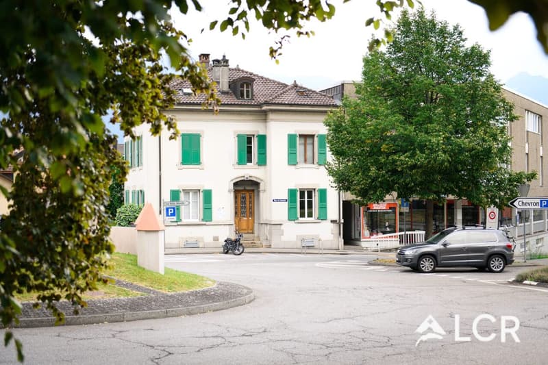 Deux magnifiques locaux commerciaux en plein centre d'Aigle (2)