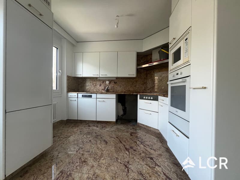 Schönes Apartment mit 4.5 Zimmern / 3 Schlafzimmern / 1 Badezimmer / 2 Balkonen (4)