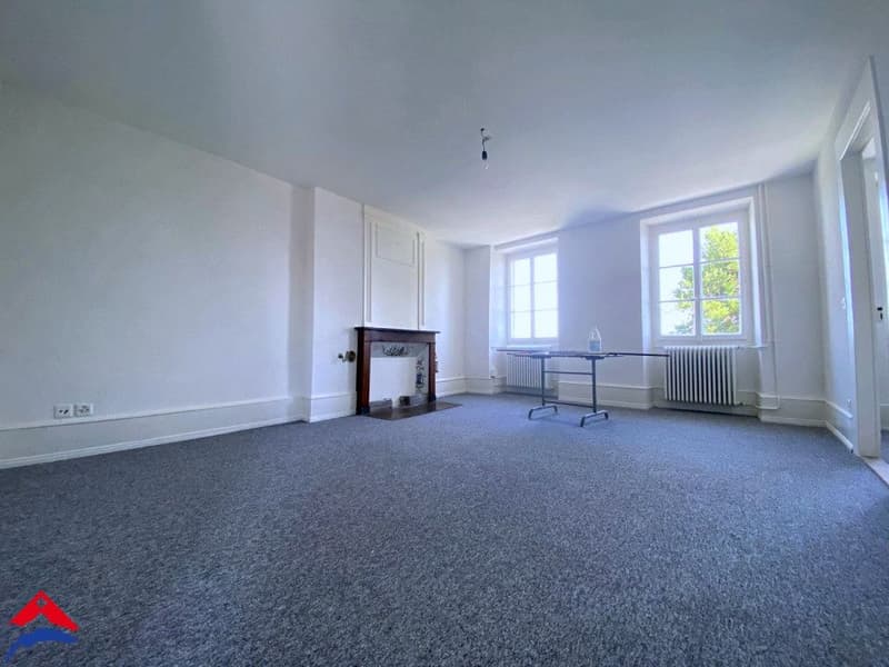 Schönes 4,5 Zimmer Apartment renoviert - Ruhig - ca. 100m2 (2)