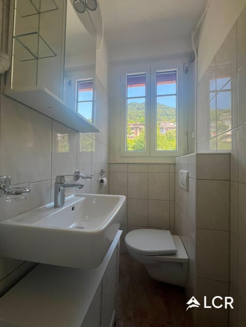Prächtige 5.5-Zimmer-Wohnung / 3 Schlafzimmer / 1 Badezimmer / 1 Balkon mit atemberaubendem Blick auf den See / DANKE für das sorgfältige Lesen des Textes (12)