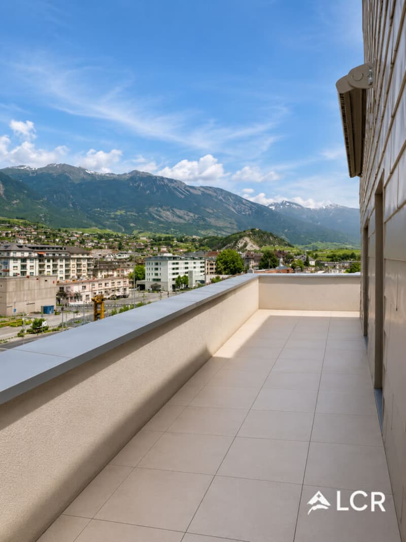 Magnifique Attique en Duplex de 4.5P / 3 CHB / 3 SDB / 1 grande terrasse / vue magnifique (11)