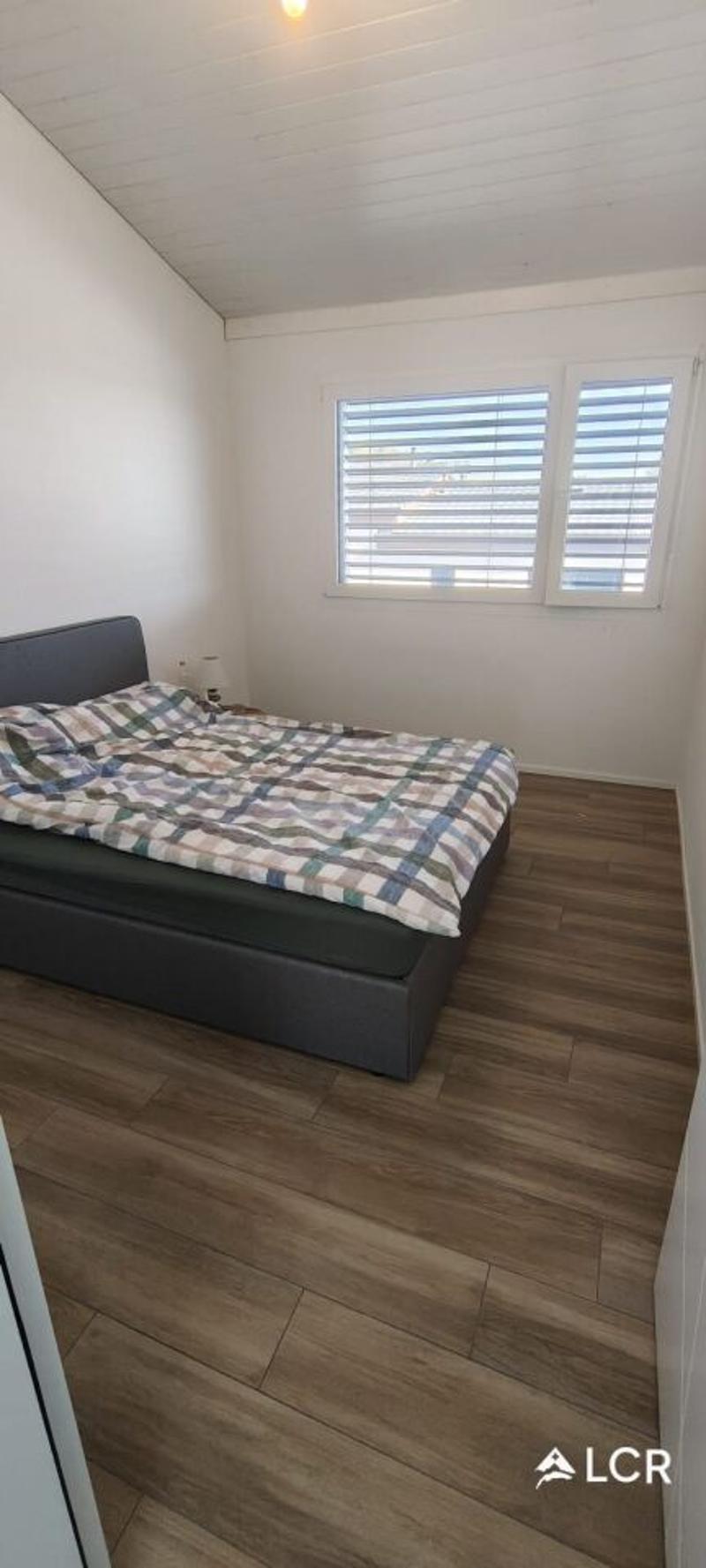 Magnifique appartement de 5.5P / 4 CHB / 2 SDB / 1 balcon / 1 Jardin /2 places de parc (5)