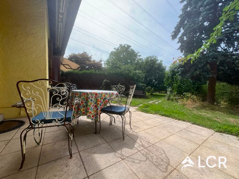 Belle maison de 5.5pièces meublé / 3 CHB / 1 SDB / 1 terrasse / 2 places de parc / 1 grand jardin privatif (aucun vis à vis) (9)