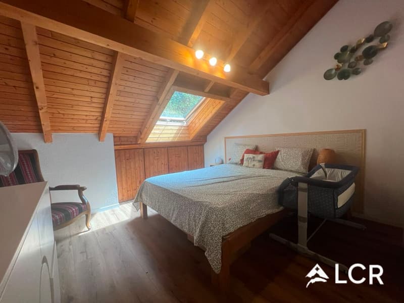 Belle maison de 5.5pièces meublé / 3 CHB / 1 SDB / 1 terrasse / 2 places de parc / 1 grand jardin privatif (aucun vis à vis) (5)
