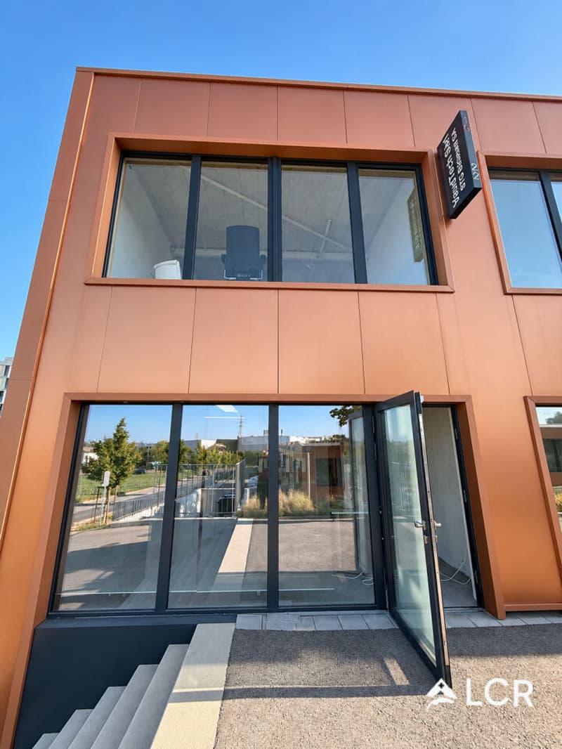 Beau local commercial de 110m2 à Crissier (1)