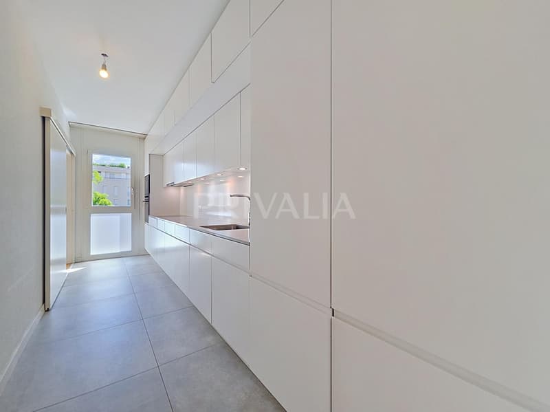 Magnificent apartment on the upper ground floor in a high-end residence (4)