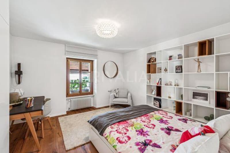 Co-exclusive: Charming, spacious and bright village house in the heart of Soral (3)