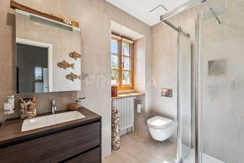 Co-exclusive: Charming, spacious and bright village house in the heart of Soral (4)