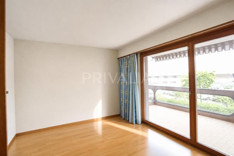 Exclusive: Charming 2½-room apartment with balconies and lake view (6)