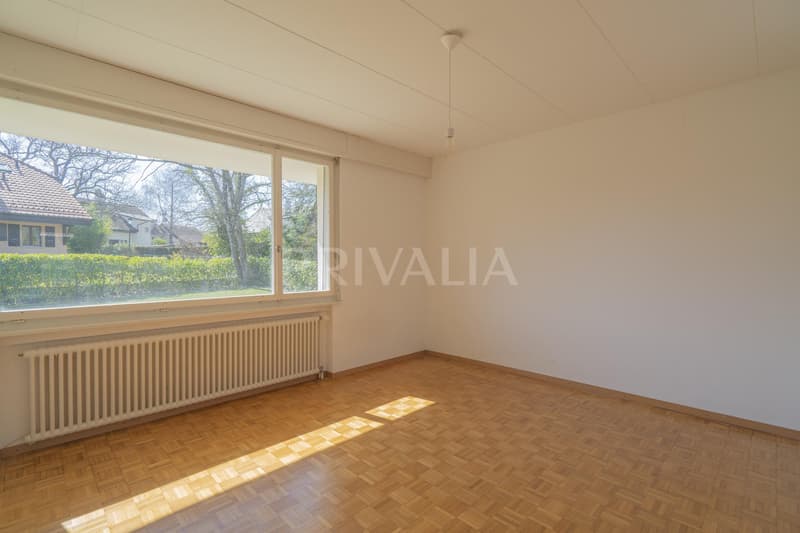 Villa individuale spaziosa con baie vetrate, situata in un ambiente calmo e verde nella Champagne Ginevra (7)