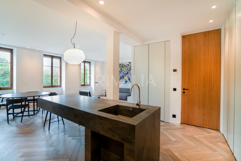 Unico: Sublime appartamento di lusso arredato in stile design e alta gamma (3)