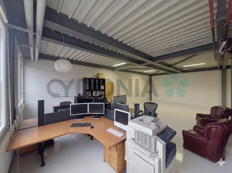 Locale commerciale con uffici e deposito in affitto, totale 270m2 (1)