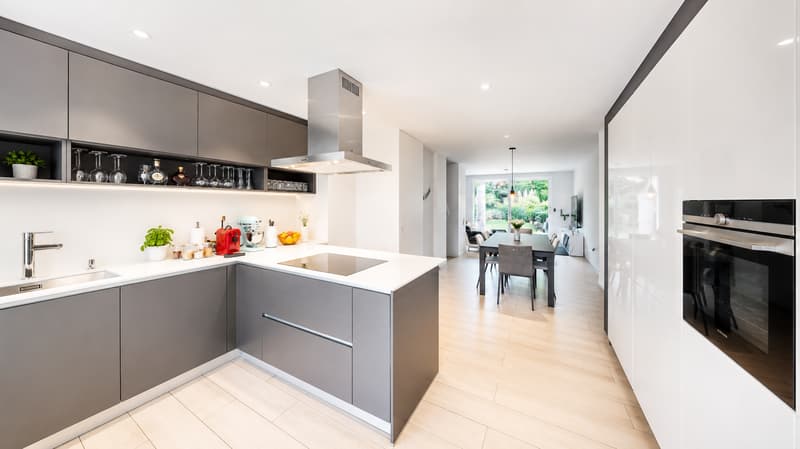 Exclusivité Belle maison mitoyenne de 135 m²,sur trois étages, en zone résidentielle d'Aire. (2)
