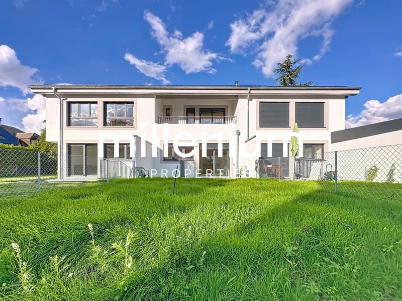 New semi-detached villa with garden (1)