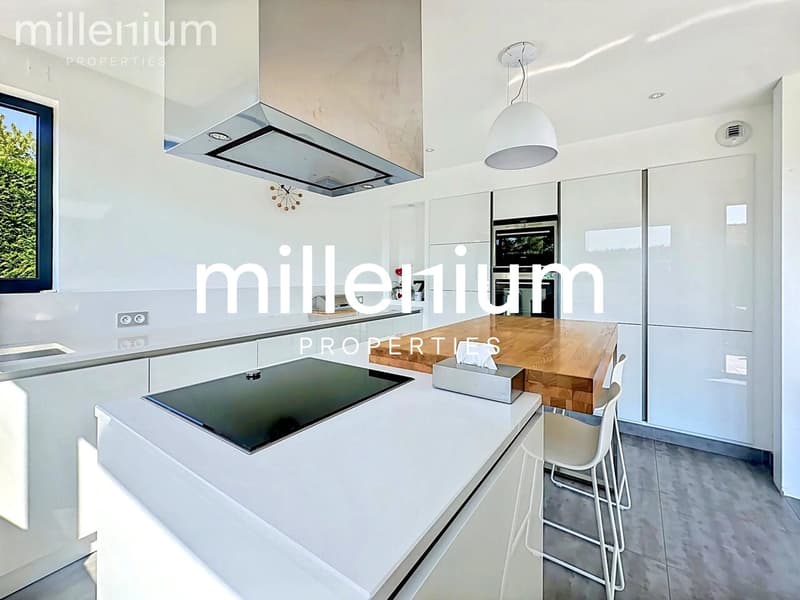 Maison contemporaine avec vue panoramique (6)