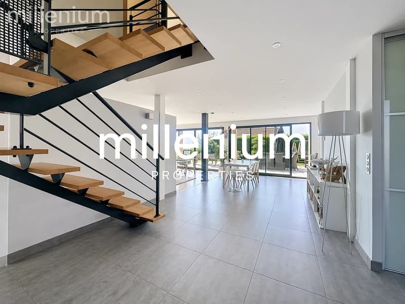 Maison contemporaine avec vue panoramique (4)